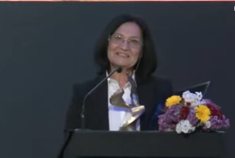 Gala News.ro - Directoarea şcolii Dor Mărunt din Călăraşi: Ştiţi ce înseamnă progresul copilului de la nota 4 la nota 5? Câtă satisfacţie de la 5 la 6, de la 6 la 7. E uşor să obţii progresul de la 9 la 10