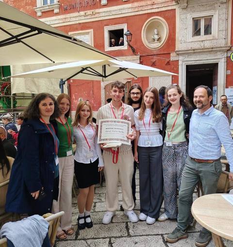 Şase elevi români, în Italia, la Olimpiada internaţională de limba şi literatura latină - David-Andrei Barbu de la Seminarul Teologic Ortodox Bucureşti a obţinut menţiune