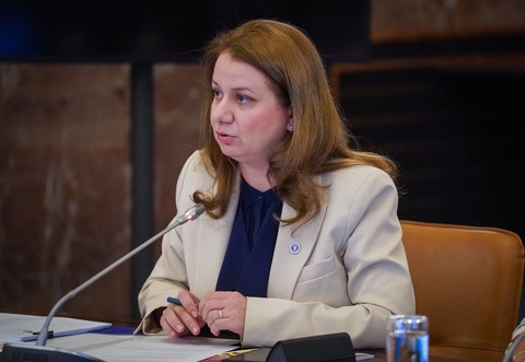 Ligia Deca: „Este enorm că aproape unul din trei copii din România este în risc de sărăcie sau excluziune socială. Pierdem capital uman”