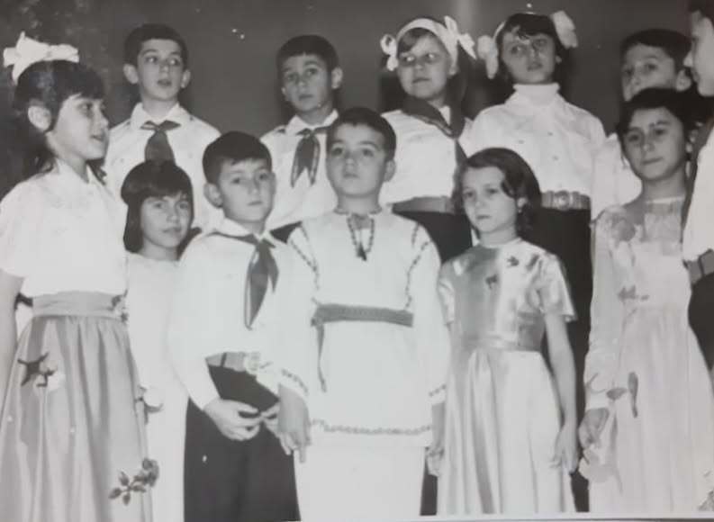 Valentin Naumescu: Şcoala este oglinda unei societăţi / Ura este primul şi cel mai grav simptom al deficitului educaţional / Dacă şcoala eşuează, pierdem tot. Dacă şcoala şi educaţia de calitate vor triumfa, mai avem o şansă!