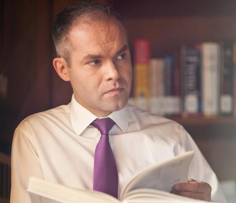 Funeriu, despre concursul de directori: A avut un rol simplu: să-i elimine pe cei pe care nu-i duce capul să rezolve chestii elementare de gândire. Din milă faţă de proşti şi contestarea pentru orice a autorităţilor ajungem să fim conduşi de proşti