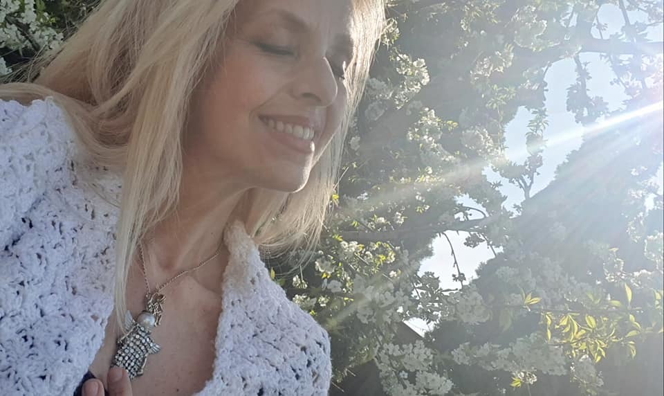 Imaginea Durerii Bianca Brad Si A Văzut Fiica Decedată Cu Ajutorul Unei Aplicaţii Cum Ar Arăta Emma La 14 Ani Vă Mulţumesc Anticipat Pentru Inţelegere Si Empatie Nu Milă