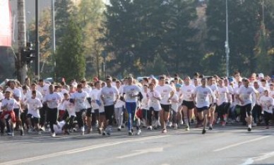 Bucureştenii au alergat la crosul Click! Sănătate