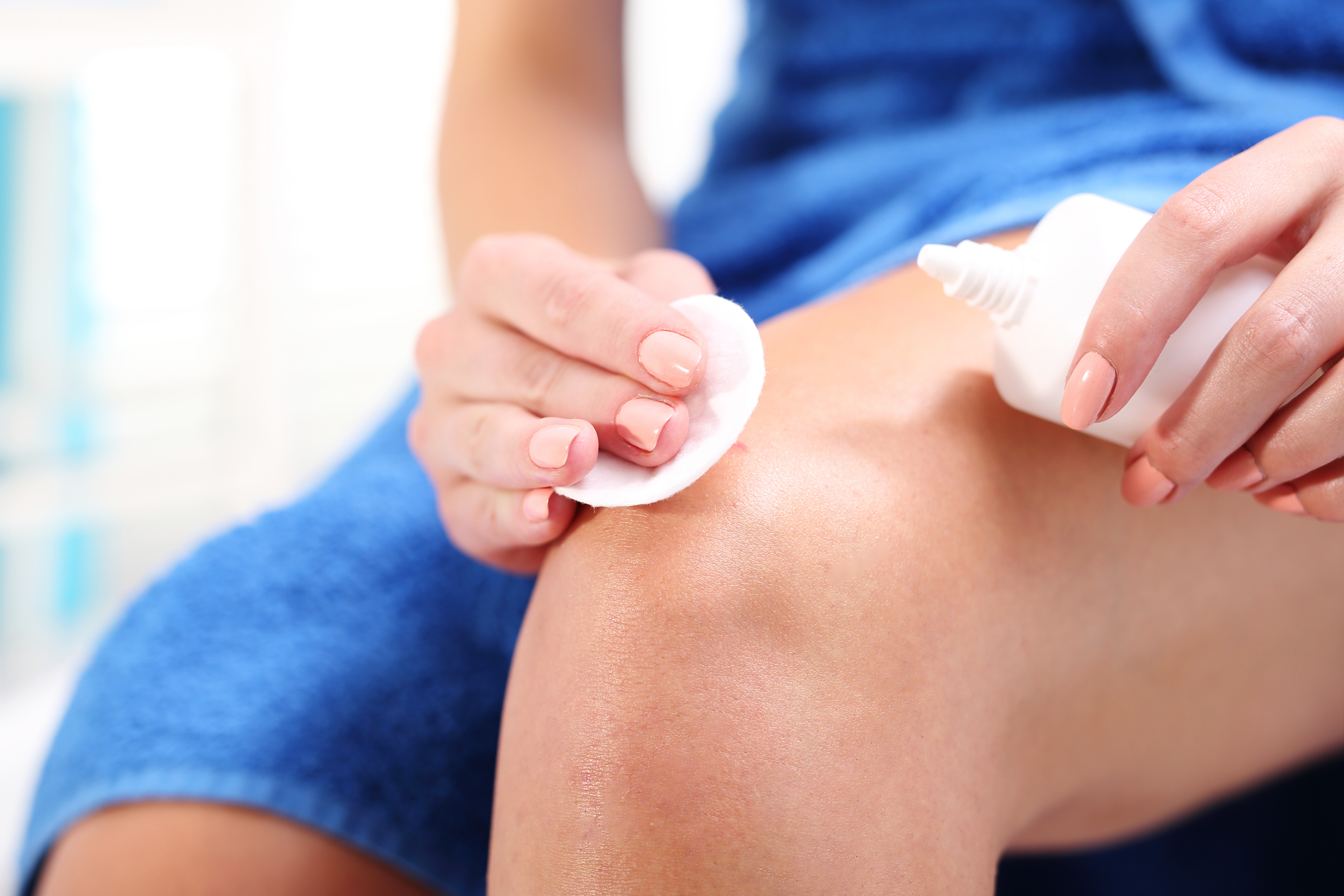 7 moduri în care poţi folosi apa oxigenata. Le ştiai?