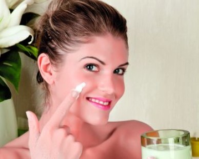 Alegerea cremei antirid. Criteriile de care trebuie să ţii cont