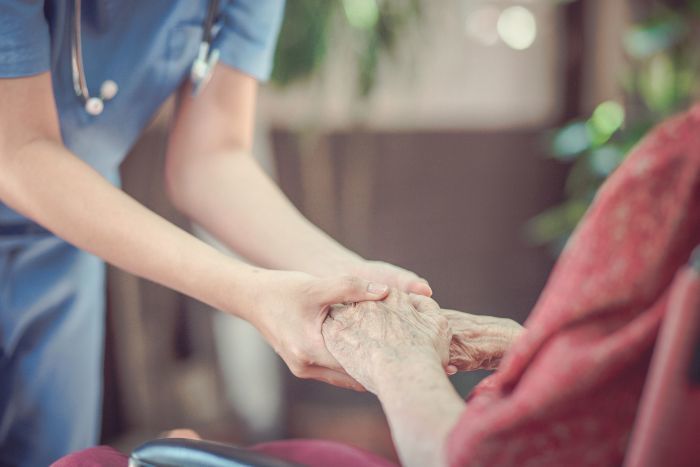 Cum poţi beneficia de servicii medicale la domiciliu