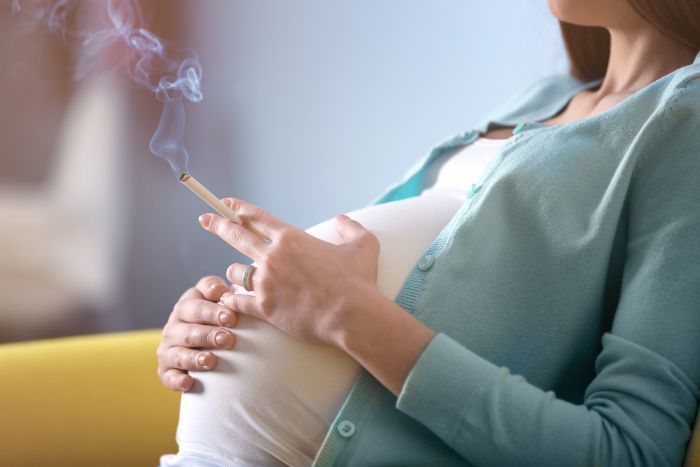 Ce efecte poate avea fumatul în sarcină. Cum este afectat copilul