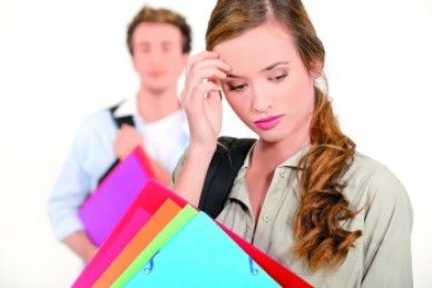 Aşa ajuţi un adolescent timid!