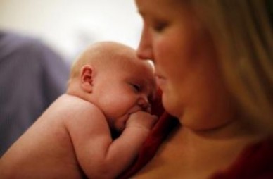 Cuplurile obeze au mai puţine şanse să facă copii