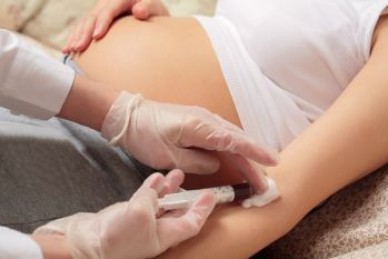 Medicii trag un semnal de alarmă ”Vârsta, un factor de reducere marcantă a fertilităţii”