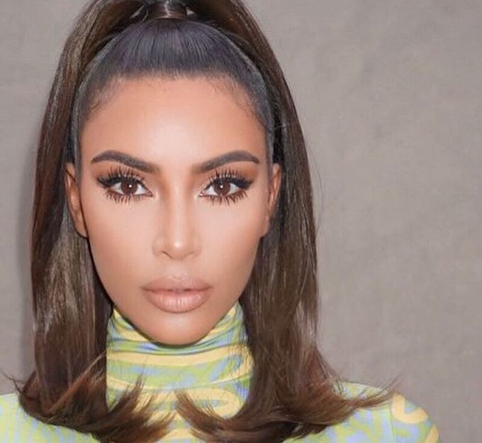 Kim Kardashian a învăţat să-şi accepte viaţa cu psoriazis