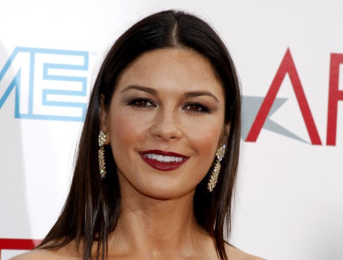 Catherine Zeta-Jones are tulburare bipolară. Ce înseamnă acest diagnostic