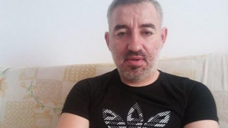 Tiberiu Şerban a ieşit din închisoare! A fost arestat după ce şi-a bătut şi ameninţat cu cuţitul prietena