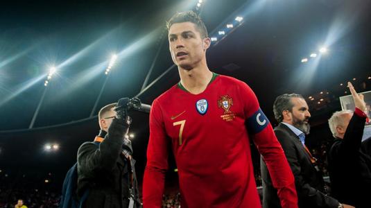 Luat pe sus de fani la revenirea acasă! Cristiano Ronaldo s-a întors după nouă luni la naţionala Portugaliei