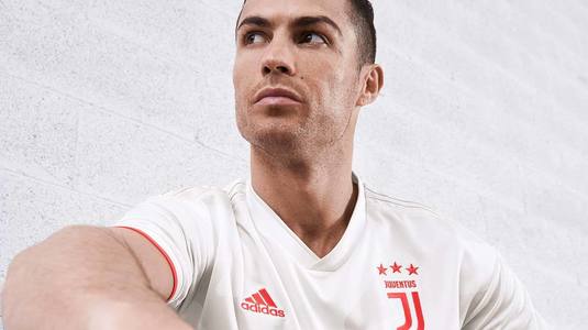 FOTO | Adidas a lansat echipamentul lui Juventus pentru meciurile din deplasare