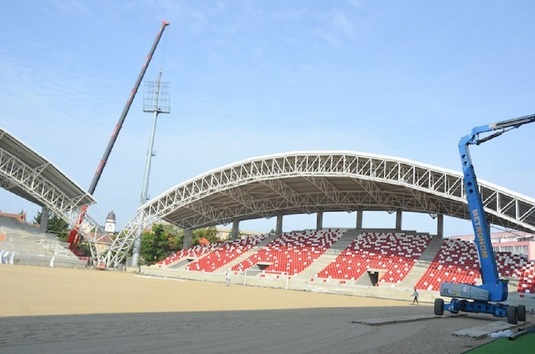 Un nou stadion important din România este aproape gata. Cum arată acum după ce au fost aduse scaunele şi nocturna