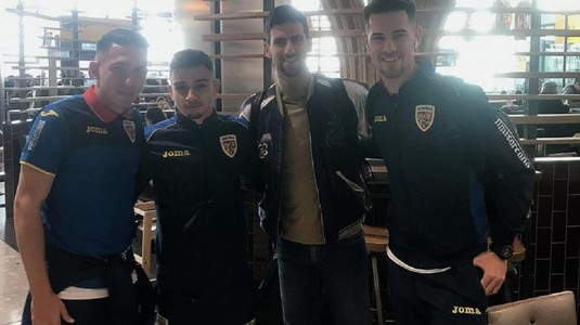 Tricolorii "mici" s-au întâlnit cu tenismanul sârb Novak Djokovic, pe aeroportul din Londra