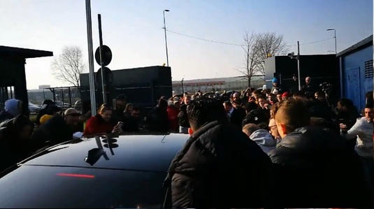 VIDEO | Isterie la Milano! Fanii lui AC Milan s-au călcat în picioare să-l vadă pe "King Zlatan". Prima reacţie a suedezului: "Asta e casa mea"