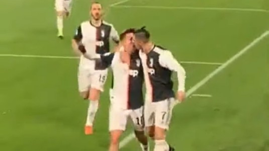 VIDEO | UPS! Euforic din cale-afară, Cristiano Ronaldo a fost aproape să-şi sărute un coleg pe gură, la ultimul meci din Serie A