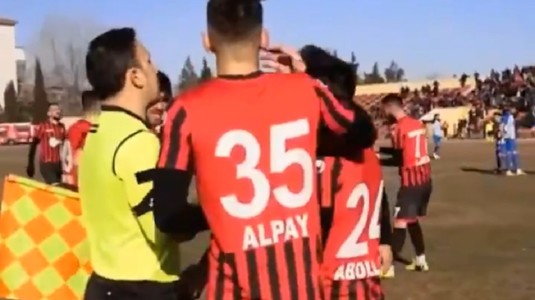 VIDEO | Imagini antologice din Turcia! În prelungiri, arbitrul a repetat lovitura de pedeapsă DE DOUĂ ORI şi a eliminat portarul. Incredibil cum s-a terminat totul