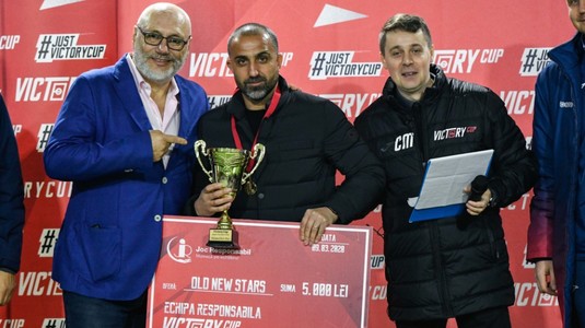 Mitu, Petre Marin, Ghionea şi rapidiştii Stancu, Ciolacu şi Vasile au fost premiaţi pe terenul de minifotbal! Trofeu surpriză pentru foştii stelişti