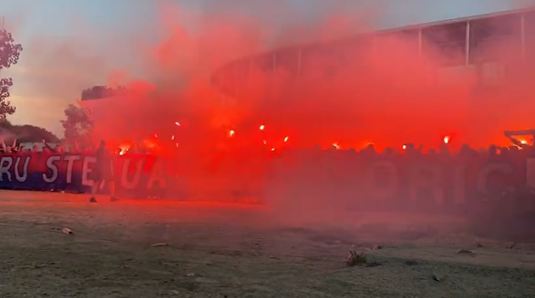 VIDEO Spectacol în faţa noului stadion Ghencea. Fanii Stelei au încins atmosfera la 73 de ani de la înfiinţarea clubului