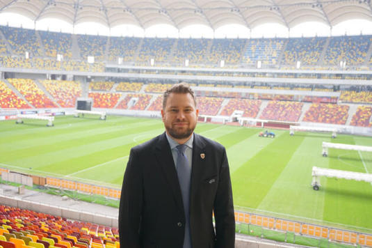  Managerul de stadion din partea UEFA a venit la capitală. "Mă bucur să mă aflu la Bucureşti"