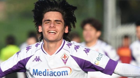 Andrei David, jucător român de 18 ani, este vedeta echipei de juniori U18 a clubului Fiorentina. Acesta a marcat în weekend cu Roma