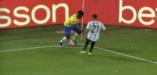 VIDEO | Vinicius jr., artificiu tehnic incredibil în derby-ul Argentina - Brazilia! Cum a putut jucătorul Realului să îşi depăşească adversarul