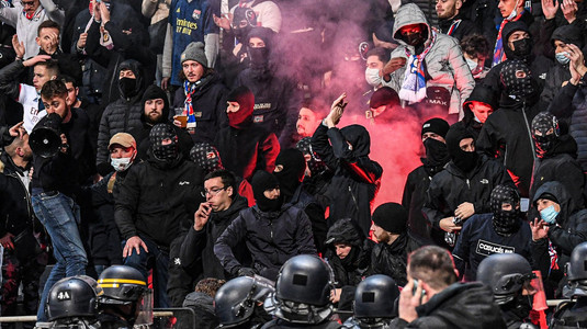 Reacţie oficială din partea lui Lyon după ce ultraşii echipei i-au atacat pe suporterii lui Paris FC: ”Nu doar fanii noştri sunt vinovaţi, n-au adus ei petarde”