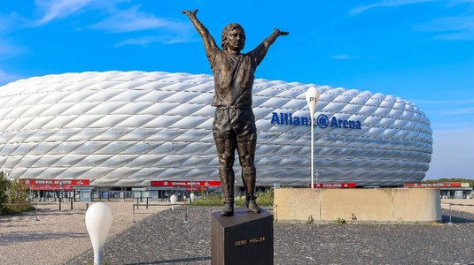 Bayern Munchen a dezvelit o statuie în onoarea legendarului atacant Gerd Muller