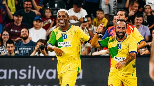 Ronaldinho, mesaj despre România după meciul jucat la Cluj-Napoca. Fostul Balon de Aur, dornic să revină: "Mă întorc cu drag!"
