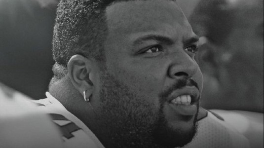 Un fost jucător din NFL a fost ucis într-o tabără pentru persoane fără adăpost unde locuia. El avea 55 de ani