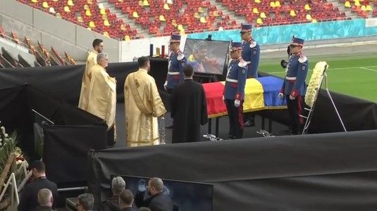 VIDEO | Sicriul lui Mircea Lucescu a fost depus la Arena Naţională. A început slujba de priveghi
