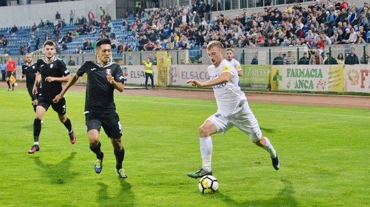 VIDEO | Astra - FC Botoşani 2-1. Giurgiuvenii au jucat în 10 oameni încă din minutul 30. Costel Enache riscă să rateze play-off-ul