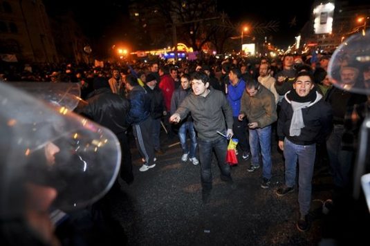 VIDEO / Iată ce lideri de galerie de la Dinamo şi Steaua au fost implicaţi în incidentele de ieri! "Jandarmii nu au făcut uz de forţă". Ai fost? Comentează aici!