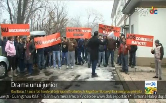 VIDEO Protest la sediul AMFB. Familia unui copil a cerut dreptate