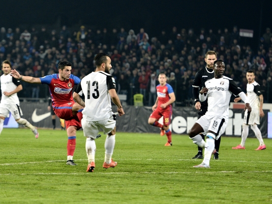 Steaua - Astra 2-0. Victorie categorică pentru roş-albaştri, care s-au apropiat la 3 puncte de lider VIDEO