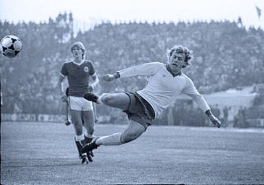 Ilie Balaci, "Minunea blondă" a Olteniei, împlineşte astăzi 60 de ani I 7 titluri câştigate ca jucător, de 2 ori cel mai bun fotbalist al României, plus alte 21 de trofee ca antrenor VIDEO