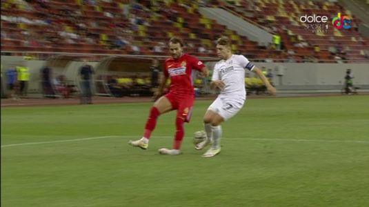 VIDEO | Accidentare groaznică a lui Teixeira din cauza terenului. Gazonul de pe Arena Naţională arată deplorabil