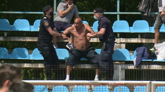 VIDEO | Primul meci cu spectatori, primele incidente. Un fan a făcut SHOW la Slobozia şi a fost evacuat de jandarmi