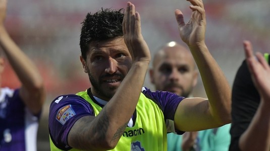 FOTO | Scandal cu Cristi Tănase în miez de noapte, beat şi dezbrăcat! Reacţia fostului fotbalist: "Am intrat peste ei în casă?"