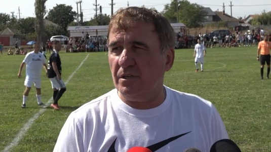 VIDEO | Gică Hagi a revenit la origini! "Regele" a dat lovitura de start la meciul echipei din satul său natal, în liga a cincea