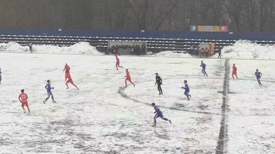 Rapid - Dinamo, în pericol? Două meciuri din Liga 2, întrerupte din cauza zăpezii | FOTO