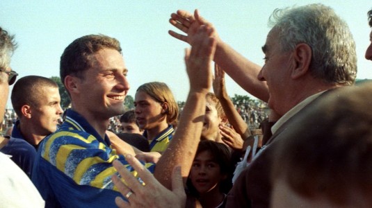 "Erau mult mai umani". Un moment rar din vestiar după Cupa României care arată diferenţa dintre generaţii: "Fotbaliştii erau altfel"