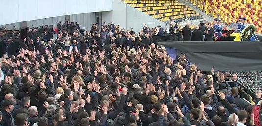 VIDEO | Galeriile cluburilor bucureştene au venit la Arena Naţională şi au oferit momente emoţionante. Ce au strigat fanii de la Dinamo, Rapid şi FCSB