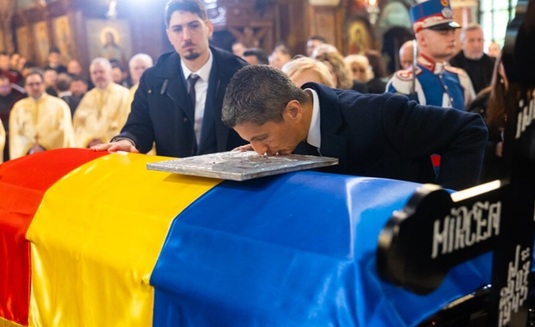 Discursul ţinut de Răzvan Lucescu la slujba de înmormântare a lui Mircea Lucescu: "Sper din toată inima"