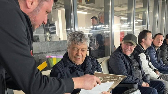 FOTO | Pentru eternitate! Omagiu în memoria lui Mircea Lucescu pe Arcul de Triumf