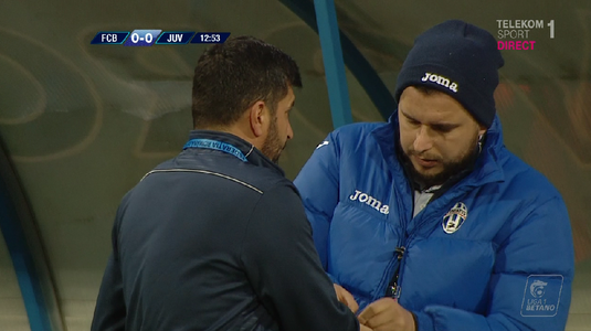 VIDEO | Probleme pentru Marius Baciu? Antrenorul lui Juventus ia o pastilă în timpul meciului cu Botoşani!