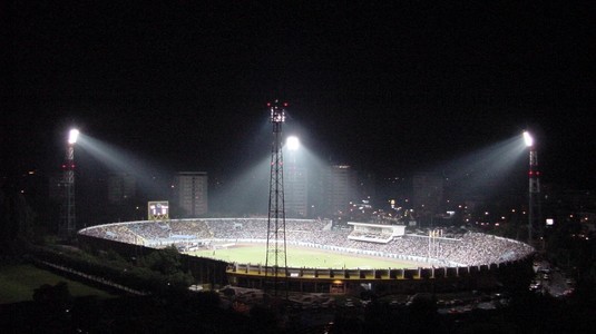 GALERIE FOTO | Aşa arată bătaia de joc în Bacău. Cândva, unul dintre cele mai frumoase stadioane din ţară, acum, o ruină